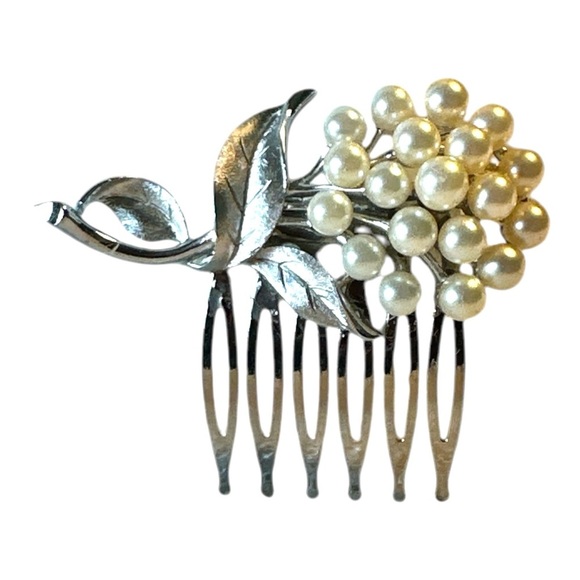 Hand Crafted Accessories - Bridal Silver Pearl Cluster Hair Comb Vintage-Inspired Statement Accessory NWT